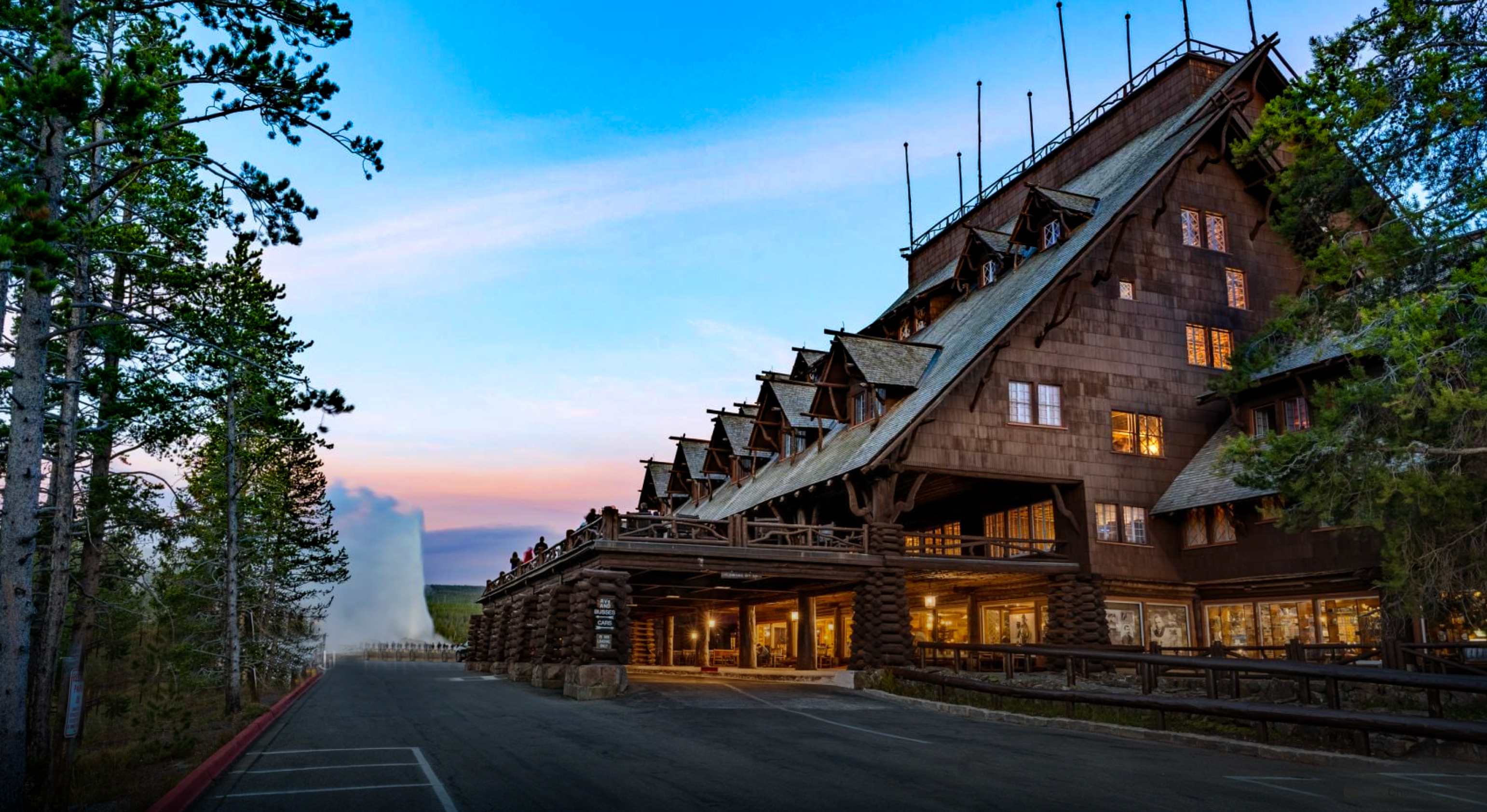 Old Faithful Inn exterior